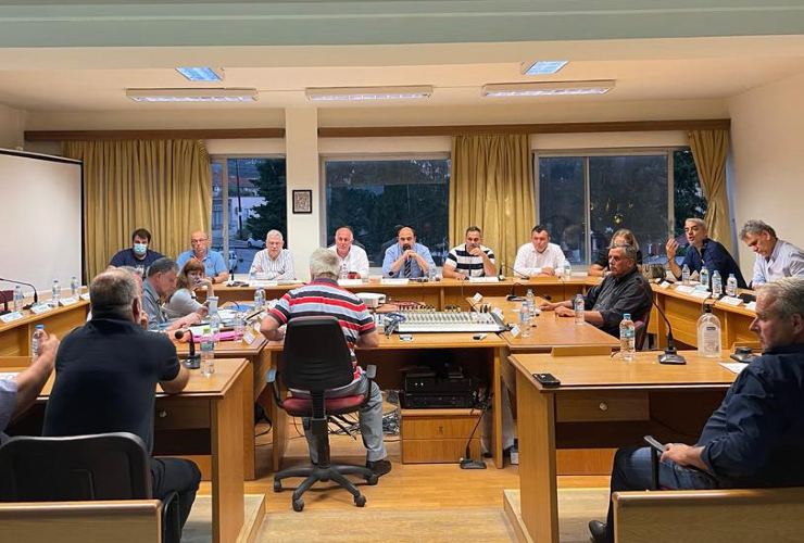 Ευρεία συνεδρίαση Δημοτικού Συμβουλίου Δήμου Ρήγα Φεραίου, παρουσία του Υφυπουργού στον Πρωθυπουργό Χρήστου Τριαντόπουλου